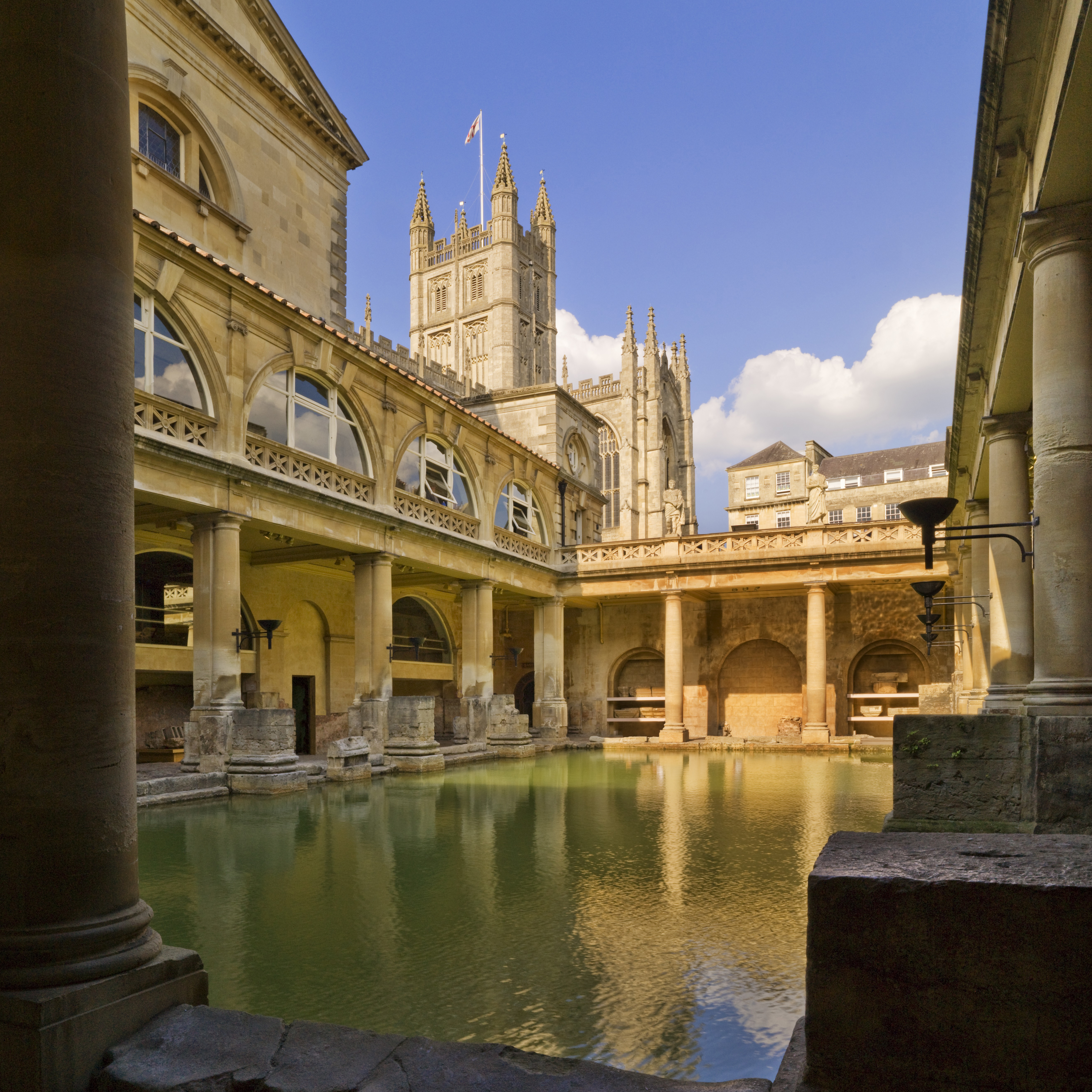 Great bath and abbey