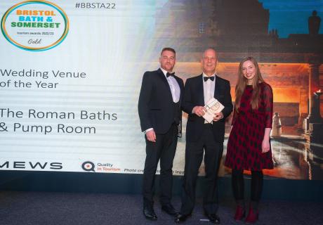 Image: Roman Baths staff with the Wedding Venue of the Year award