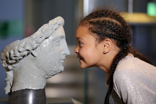 Image: A girl in the museum